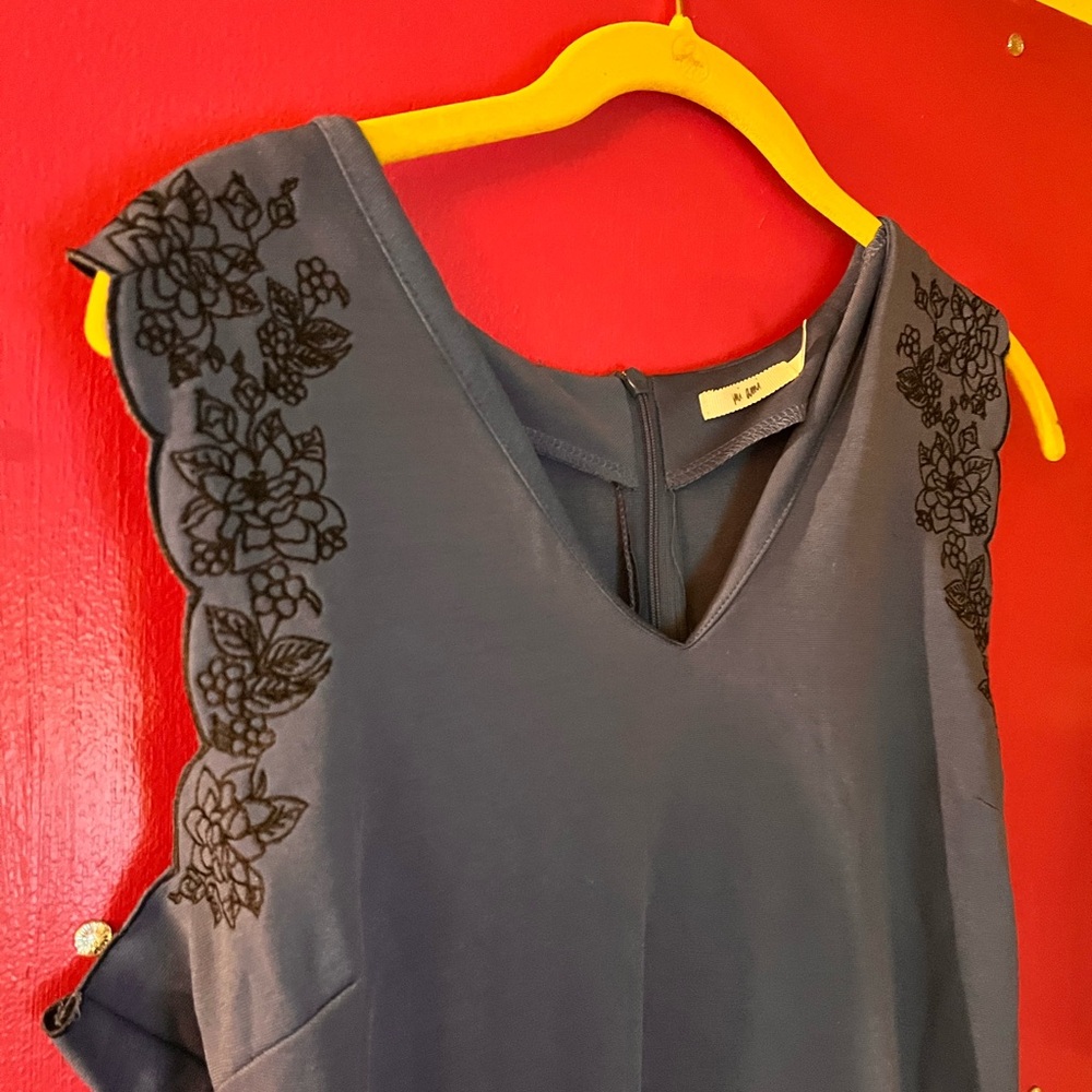 Embroidered Sleeveless Top - Black